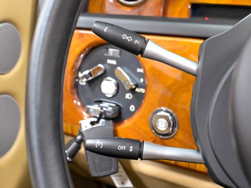 Used 2013 Rolls-Royce Phantom Sedan RWD image 79
