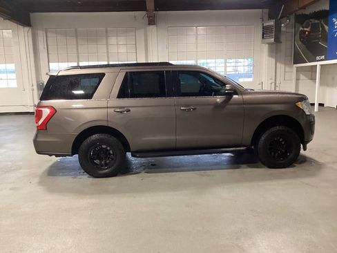 Used 2019 Ford Expedition XLT w/ Equipment Group 201A image 7