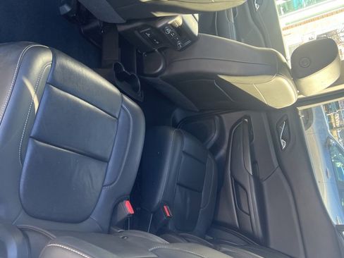 Used 2023 GMC Acadia SLT image 8