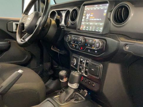 Used 2021 Jeep Gladiator Sport AWD/4WD image 36