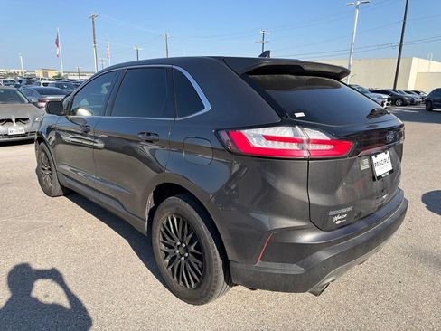 Used 2019 Ford Edge SEL w/ Equipment Group 201A FWD image 3