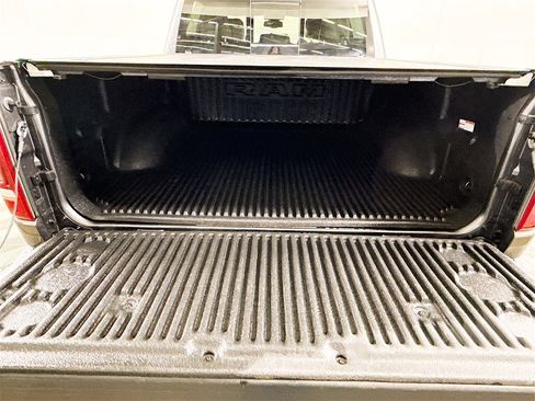 Used 2019 RAM 1500 Laramie image 17