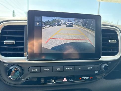 Certified 2025 Hyundai Venue SE image 26