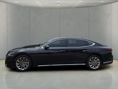 Used 2019 Lexus LS 500 w/ Accessory Package (Z2) RWD image 2