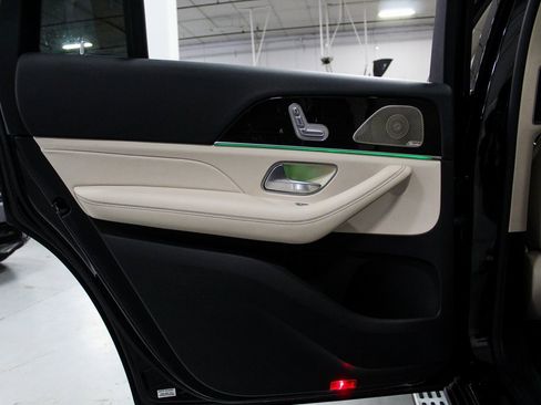 Used 2021 Mercedes-Benz GLS 580 4MATIC image 42