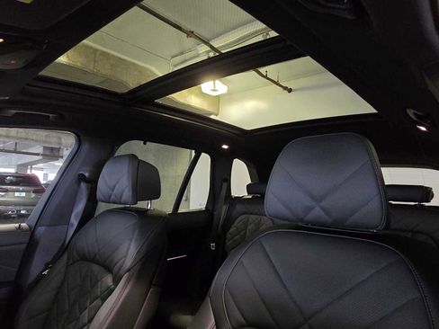 New 2026 BMW X5 M60i w/ Executive Package image 21