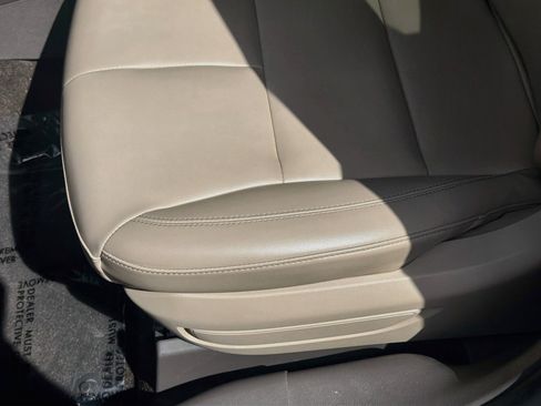 Used 2022 Lincoln Corsair FWD image 15