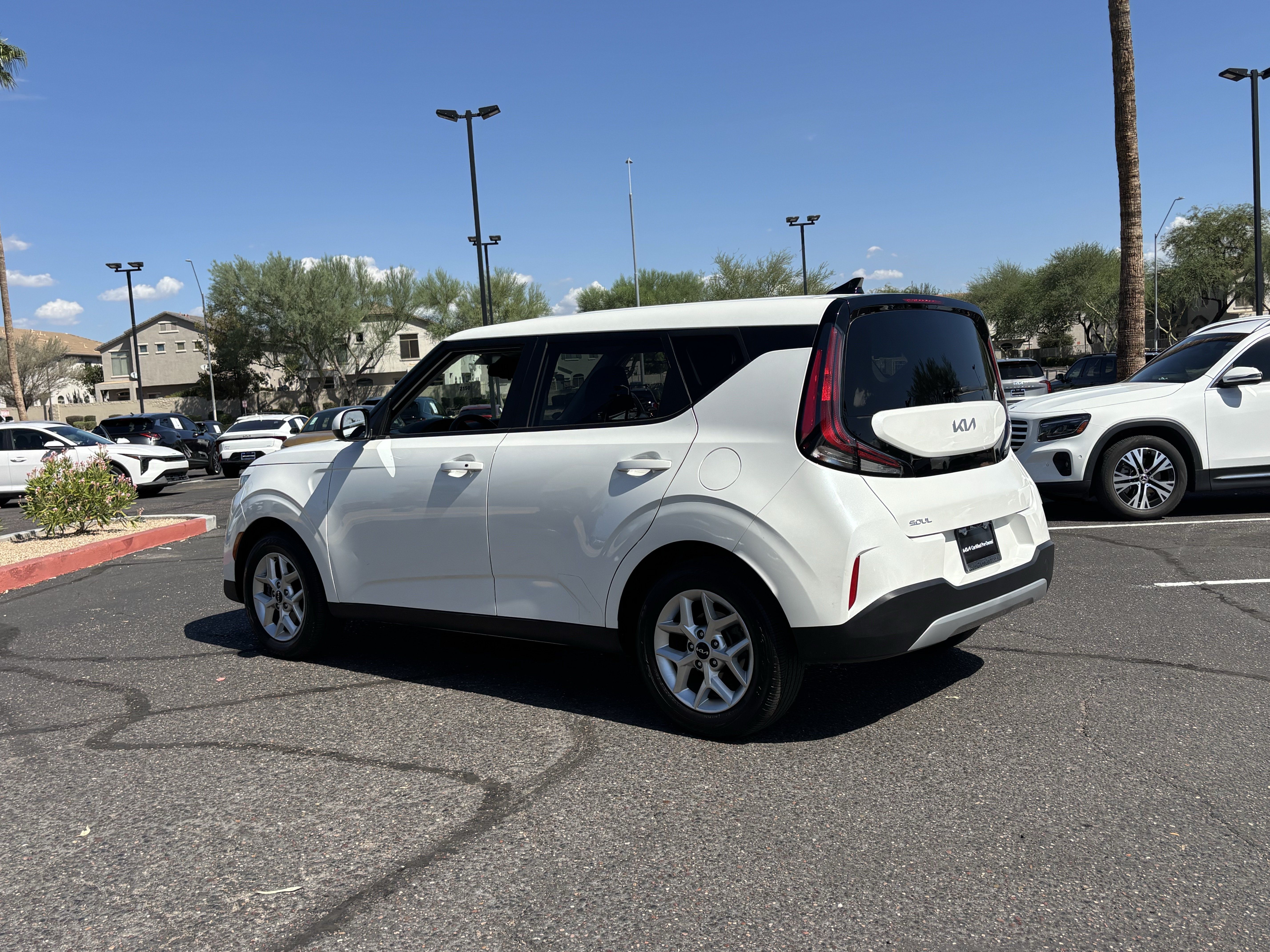 Certified 2025 Kia Soul S FWD image 4