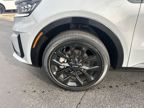 Used 2023 Kia Sorento SX image 16