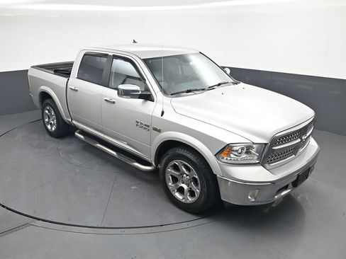 Used 2017 RAM 1500 Laramie AWD/4WD image 35