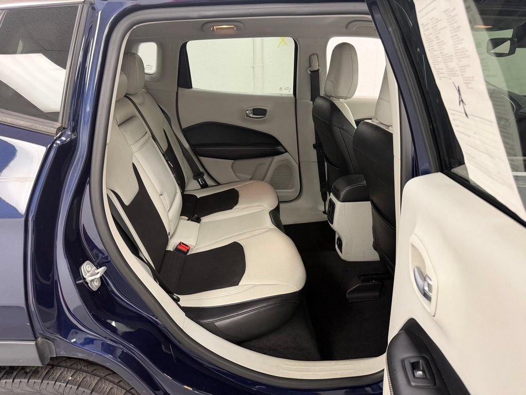 Used 2018 Jeep Compass Latitude w/ Popular Equipment Group FWD image 14