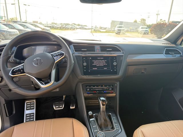 Certified 2024 Volkswagen Tiguan SE R-Line AWD/4WD image 19