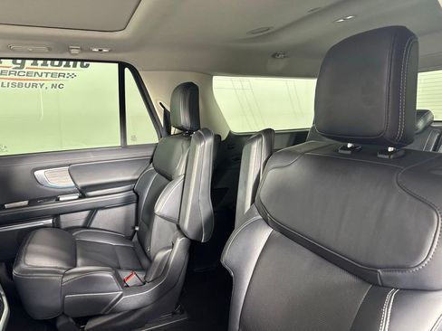 Used 2025 Ford Expedition Max Platinum AWD/4WD image 34