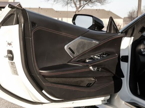 Used 2022 Chevrolet Corvette Stingray Premium Conv w/ Z51 Performance Package RWD image 42