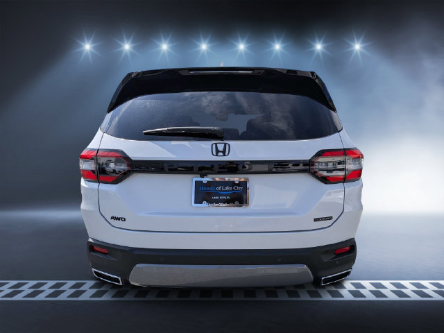 New 2026 Honda Pilot Touring image 4
