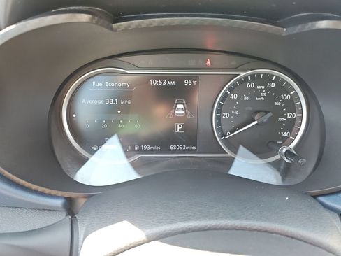 Used 2024 Nissan Versa SV FWD image 18