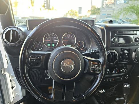 Used 2018 Jeep Wrangler Unlimited Sport S image 25