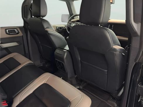 Used 2023 Ford Bronco Wildtrak AWD/4WD image 18