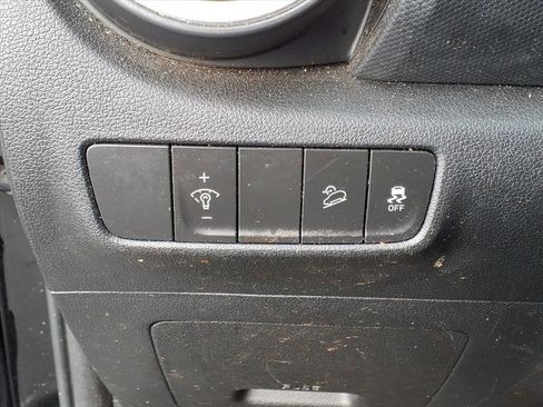 Used 2022 Hyundai Kona SEL image 9