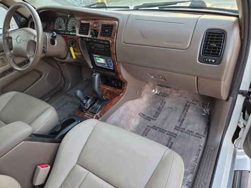 Used 1999 Toyota 4Runner Limited w/ Upgrade Value Pkg 5 AWD/4WD image 2