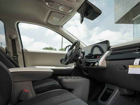 New 2026 Hyundai Ioniq 5 SE AWD/4WD image 10