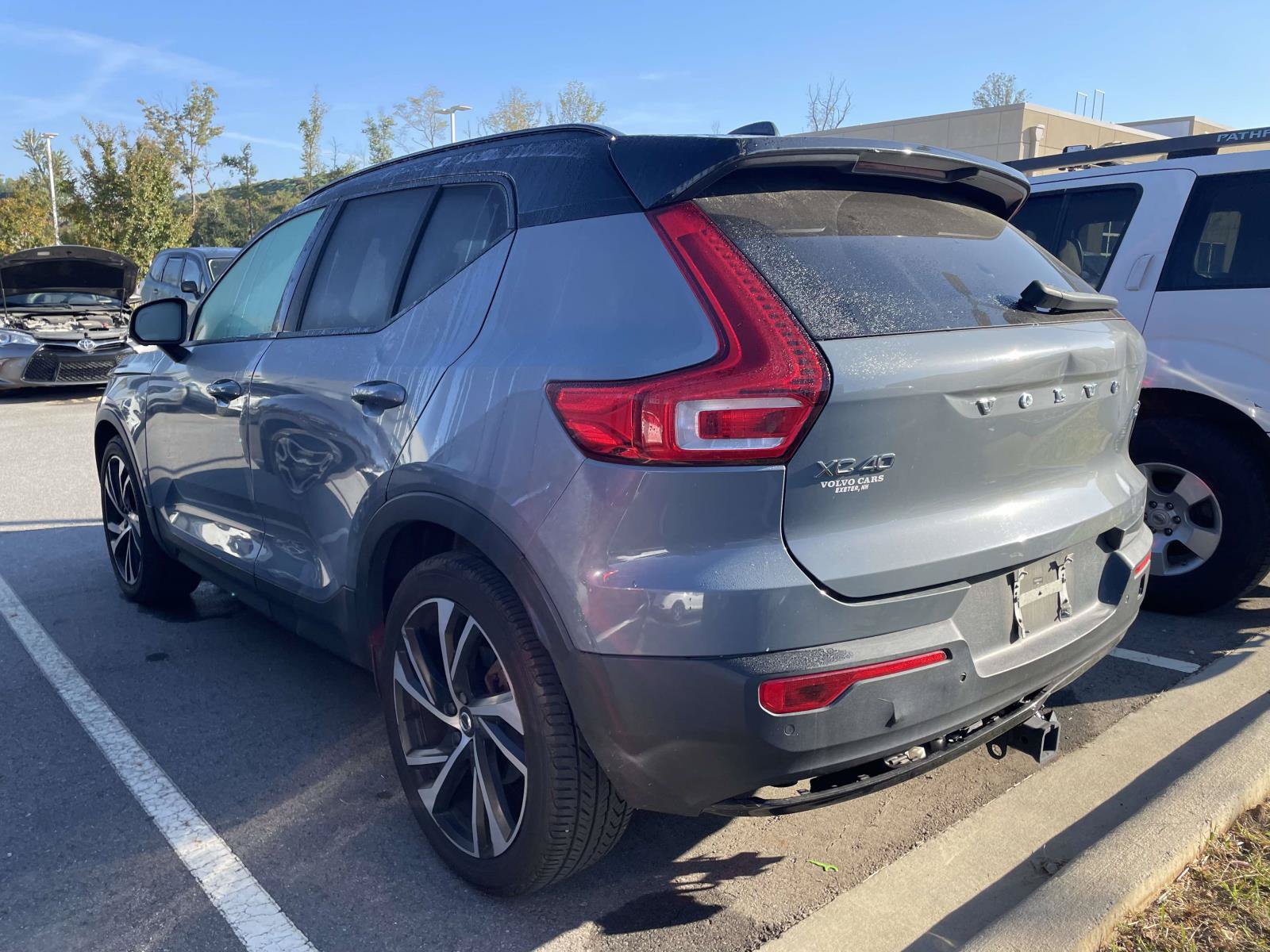 Used 2021 Volvo XC40 T5 R-Design AWD/4WD image 3