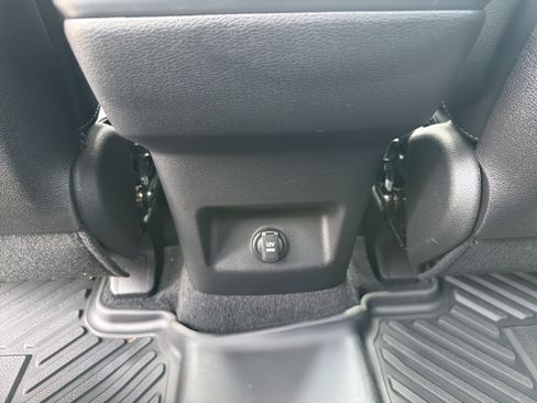 Used 2025 Kia Telluride SX w/ SX Captain's Chair Package FWD image 11