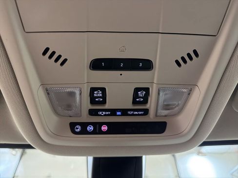 Used 2021 GMC Acadia Denali w/ Denali Ultimate Package AWD/4WD image 27