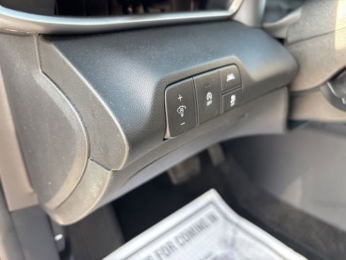 Used 2023 Hyundai Elantra SE FWD image 16