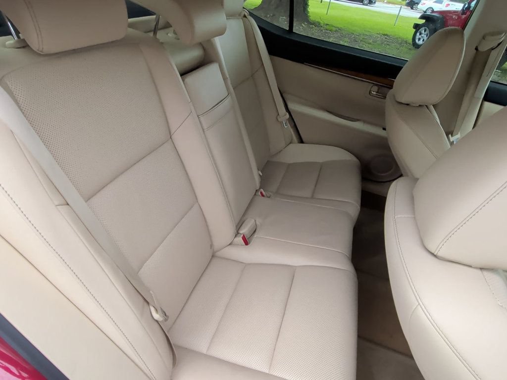 Used 2014 Lexus ES 300h w/ Luxury Package w/Bamboo Trim FWD image 23