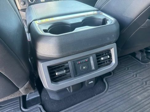 Used 2023 Ford F250 Lariat w/ Lariat Ultimate Package AWD/4WD image 29