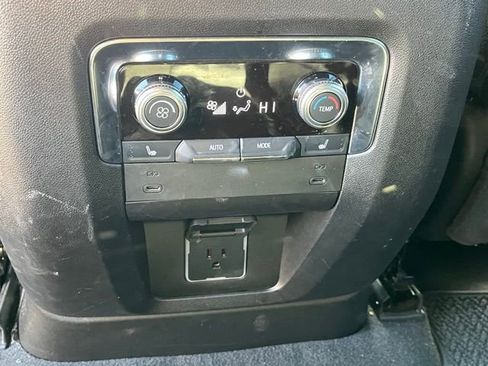 Used 2025 GMC Yukon Denali image 21