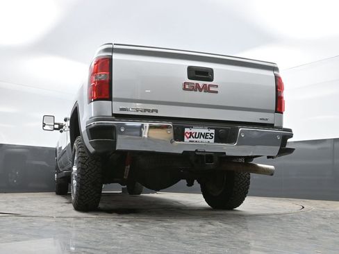 Used 2017 GMC Sierra 2500 SLT w/ Duramax Plus Package AWD/4WD image 41