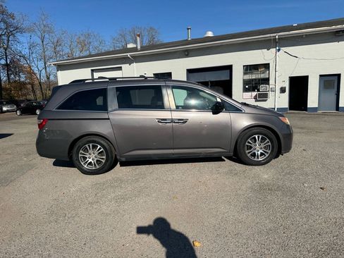 Used 2011 Honda Odyssey EX image 9