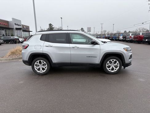 Used 2024 Jeep Compass Latitude image 2