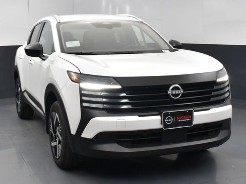 New 2026 Nissan Kicks SV image 2