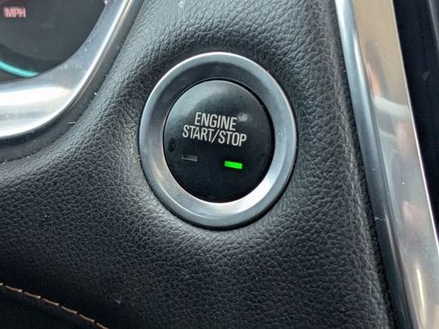 Used 2019 Chevrolet Traverse LT FWD image 30