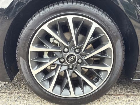 Used 2023 Hyundai Sonata Limited w/ Preferred Accessory Package image 9