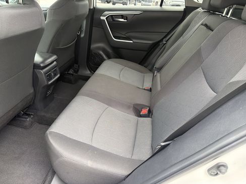 Certified 2025 Toyota RAV4 XLE FWD image 31