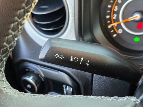 Used 2025 Jeep Wrangler Unlimited Sport AWD/4WD image 40