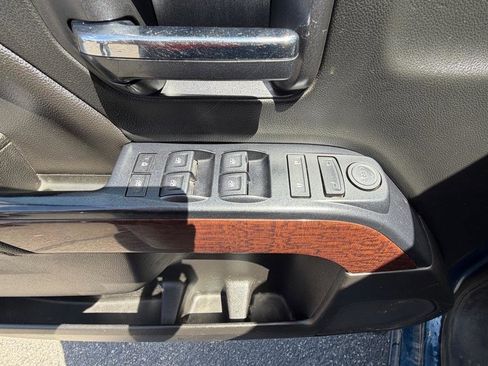 Used 2018 GMC Sierra 2500 SLE AWD/4WD image 20