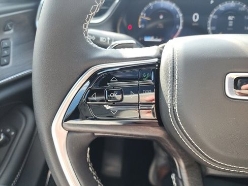 New 2025 Jeep Grand Cherokee L Overland w/ Luxury Tech Group IV image 17