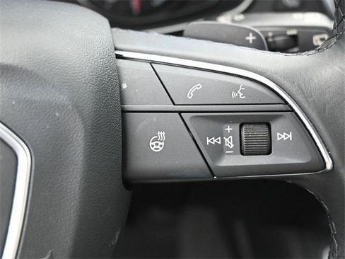 Used 2023 Audi Q5 2.0T Premium w/ Convenience Package image 19