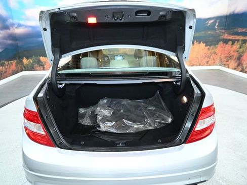 Used 2008 Mercedes-Benz C 300 Sedan image 40