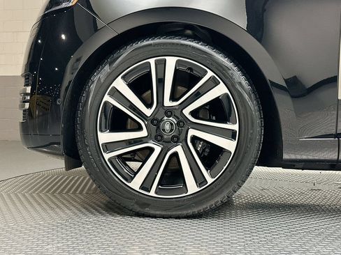 Used 2023 Land Rover Range Rover SE AWD/4WD image 17