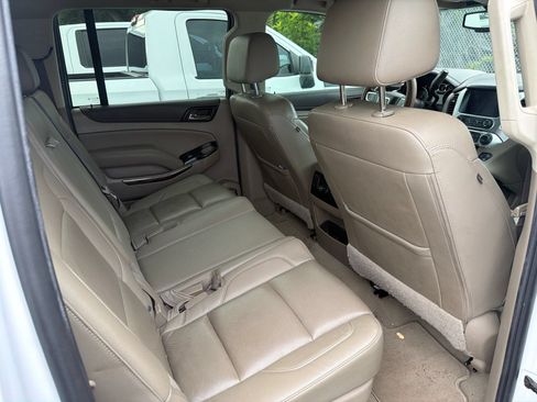 Used 2019 GMC Yukon XL SLT RWD image 4