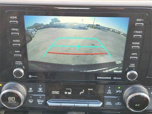 Used 2022 Toyota Highlander XLE image 19