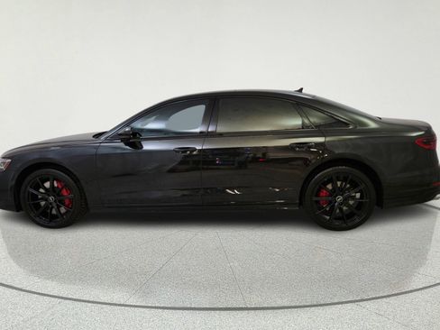 Used 2022 Audi S8 w/ S8 Comfort Plus Package AWD/4WD image 5