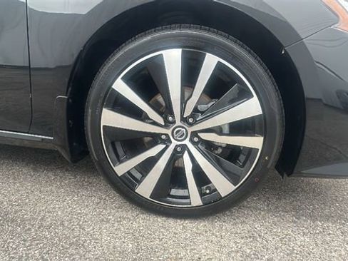 Used 2021 Nissan Altima 2.5 Platinum image 11