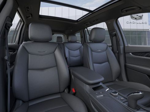 New 2025 Cadillac XT6 Premium Luxury w/ Technology Package FWD image 16